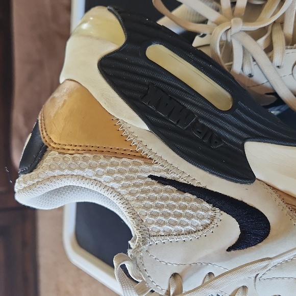 Nike DZ2619 Air Max EXCEE Phantom Metallic Gold/Sail Black Accents W Size 8 - Picture 4 of 16